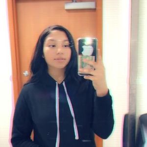 Meet your Posher, Andrea